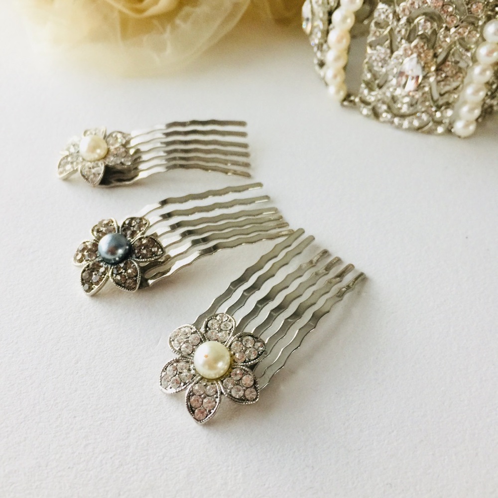 NWOT set of 3 PEARL HAIR PINS